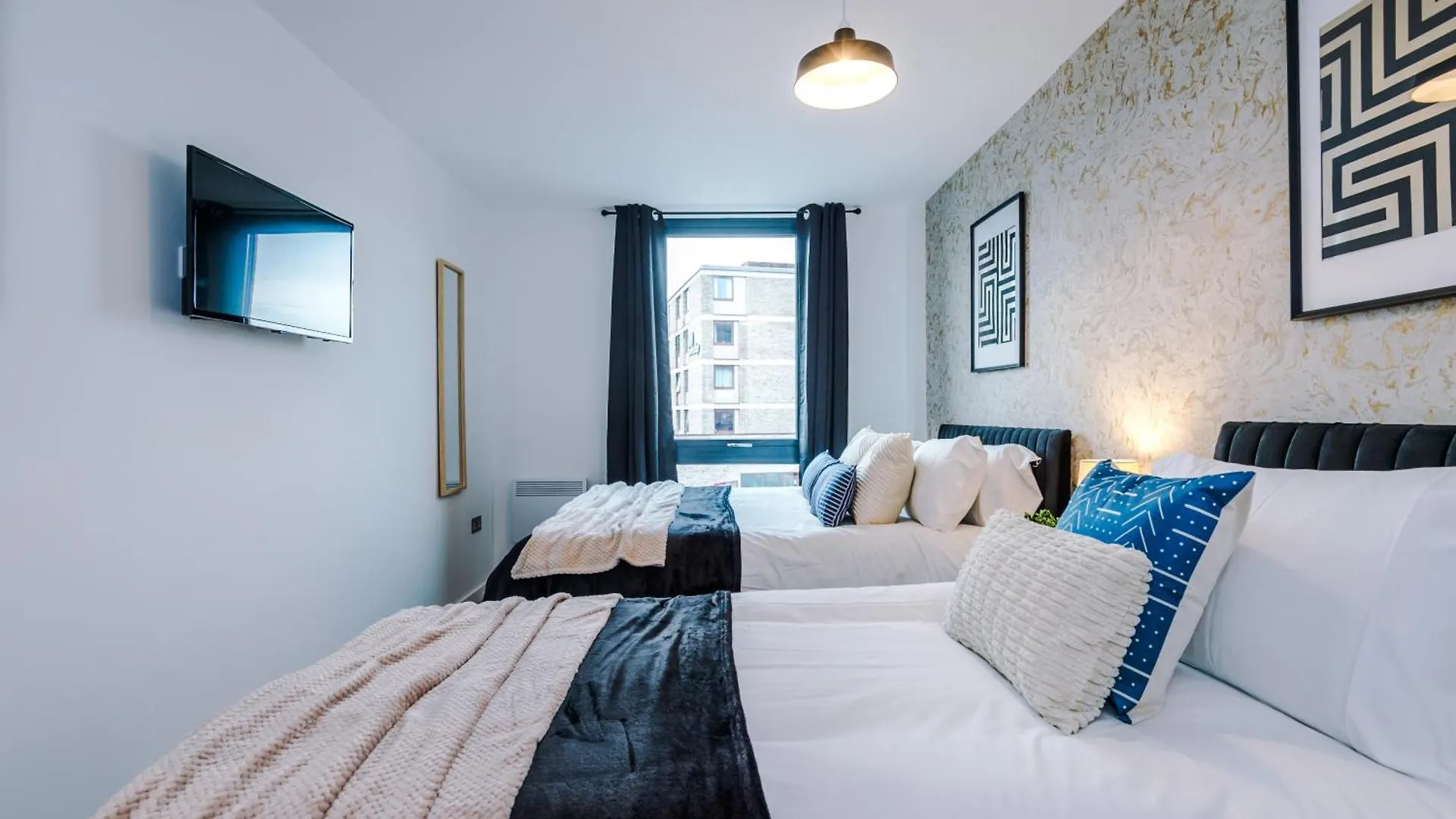 Icona 2 Apartment, With Free Onsite Gym And Secure Parking 요크 0*,